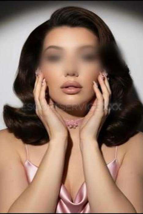 Escort Malek Sparkles