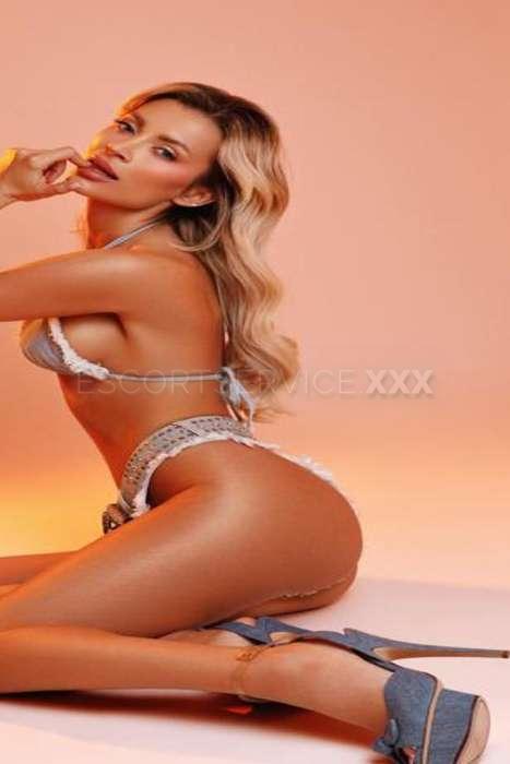Escort Claire Sparkles